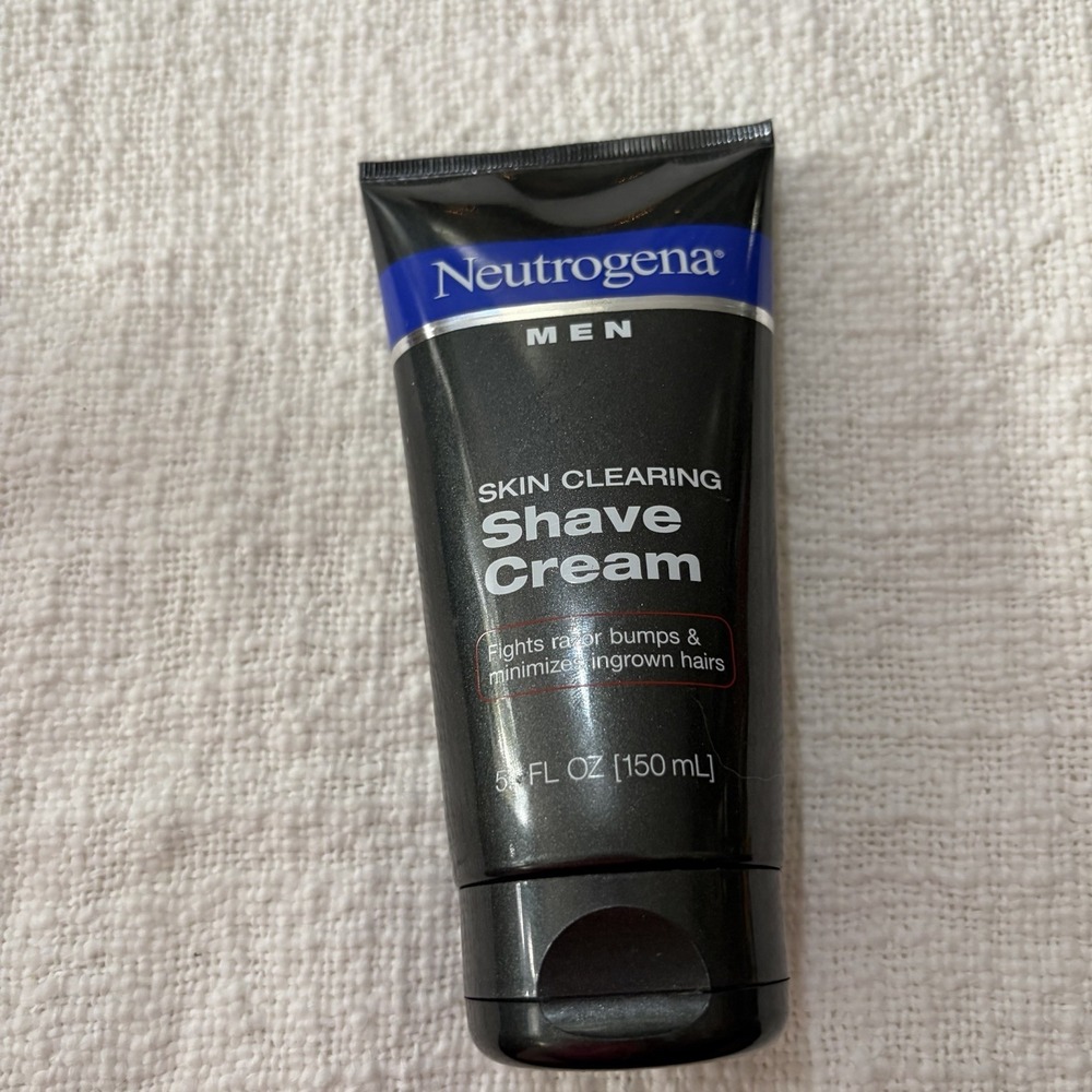 Neutrogena Men's 5.1oz  Skin Clearing Shave Cream. New
